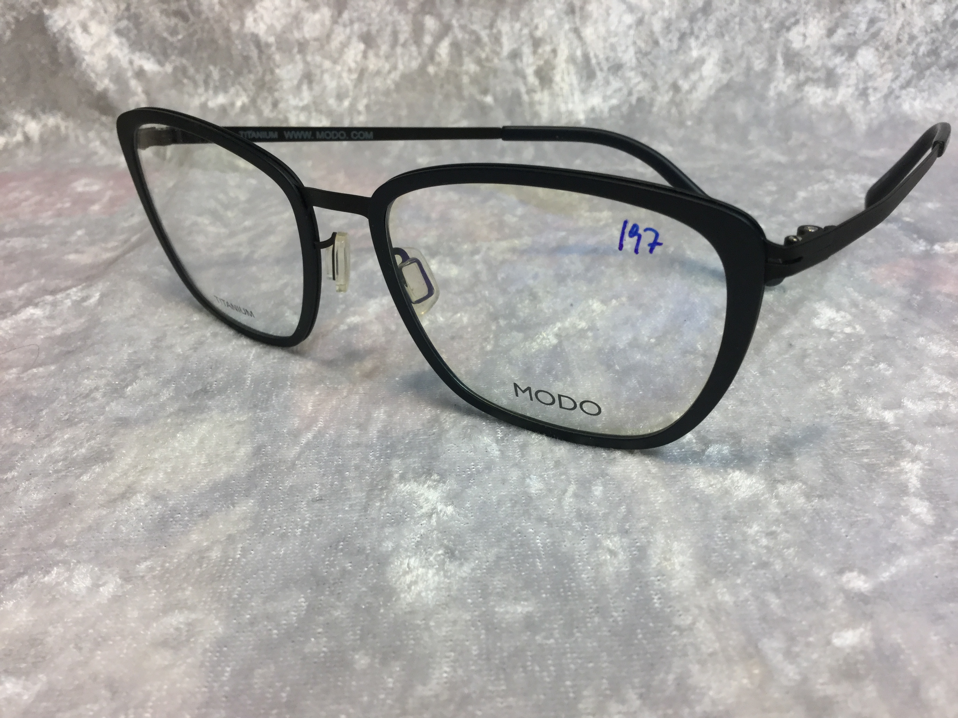Modo 4056 col. BLK 52/18