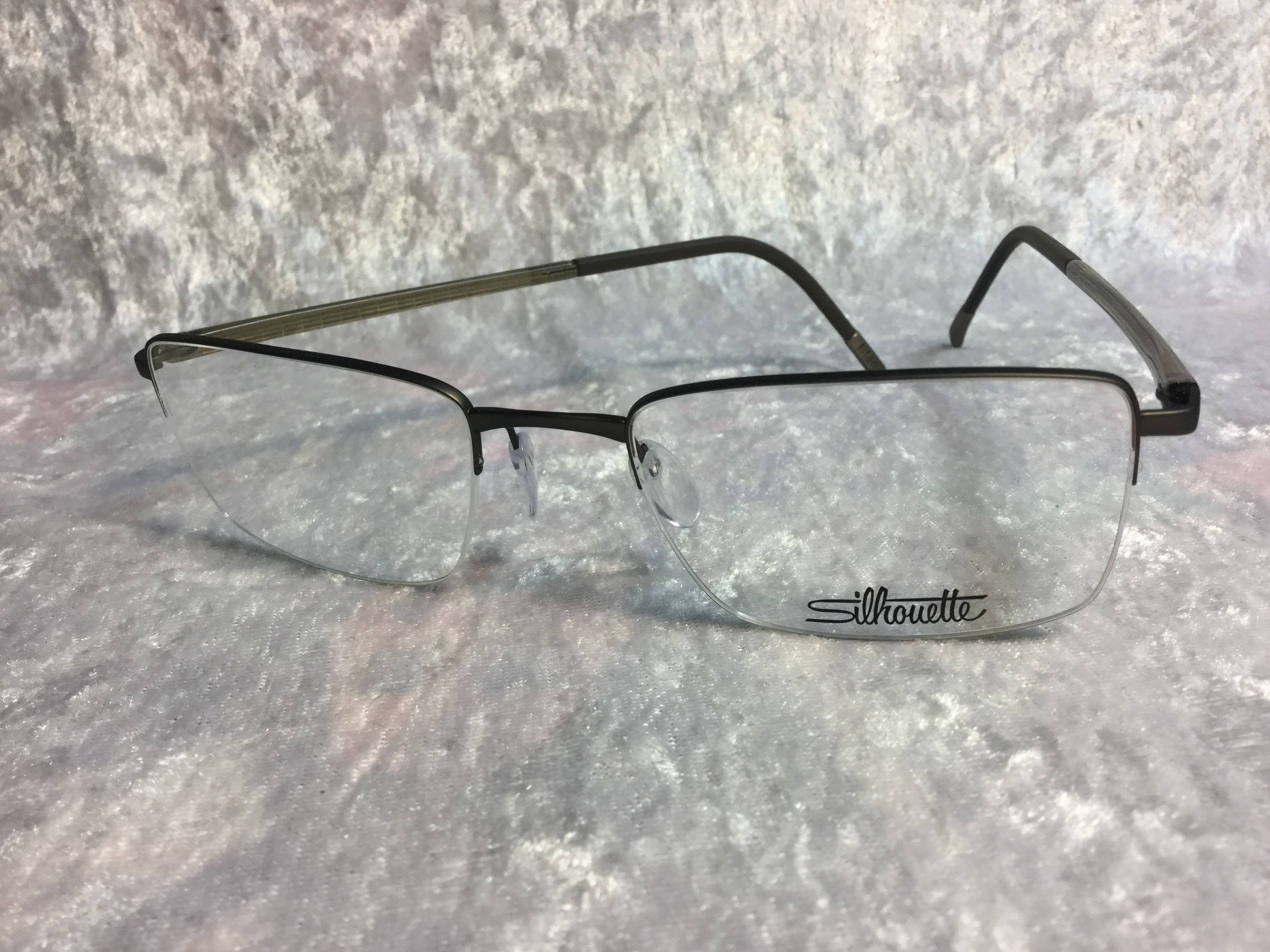 Silhouette 5457 51/19 col. 6057
